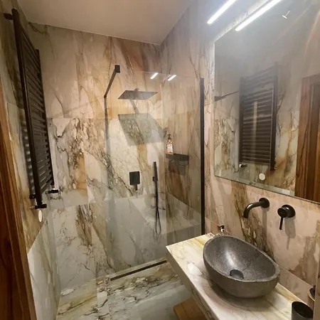 Garden Self Check-in - Bezklucz Kropka Info Apartmán *