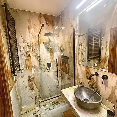 Apartman Garden Self Check-in - Bezklucz Kropka Info